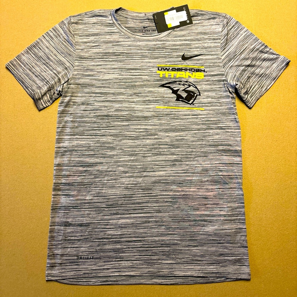 New University of Wisconsin Oshkosh Titans Nike Dri Fit T Shirt Men’s Small S